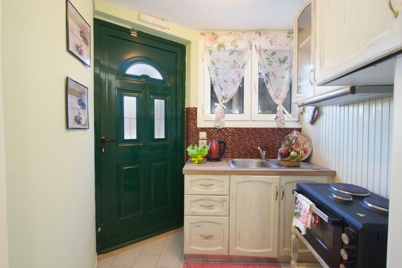 Erato Apartment In Argostoli מראה חיצוני תמונה